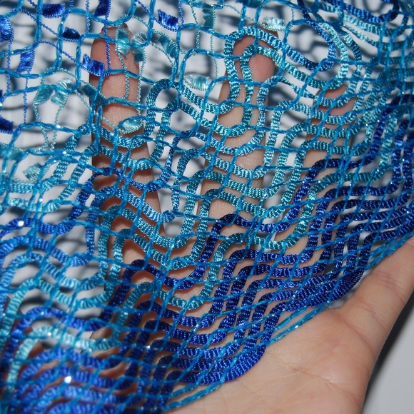 Blue sparkly scarf - Picture 3 of 5